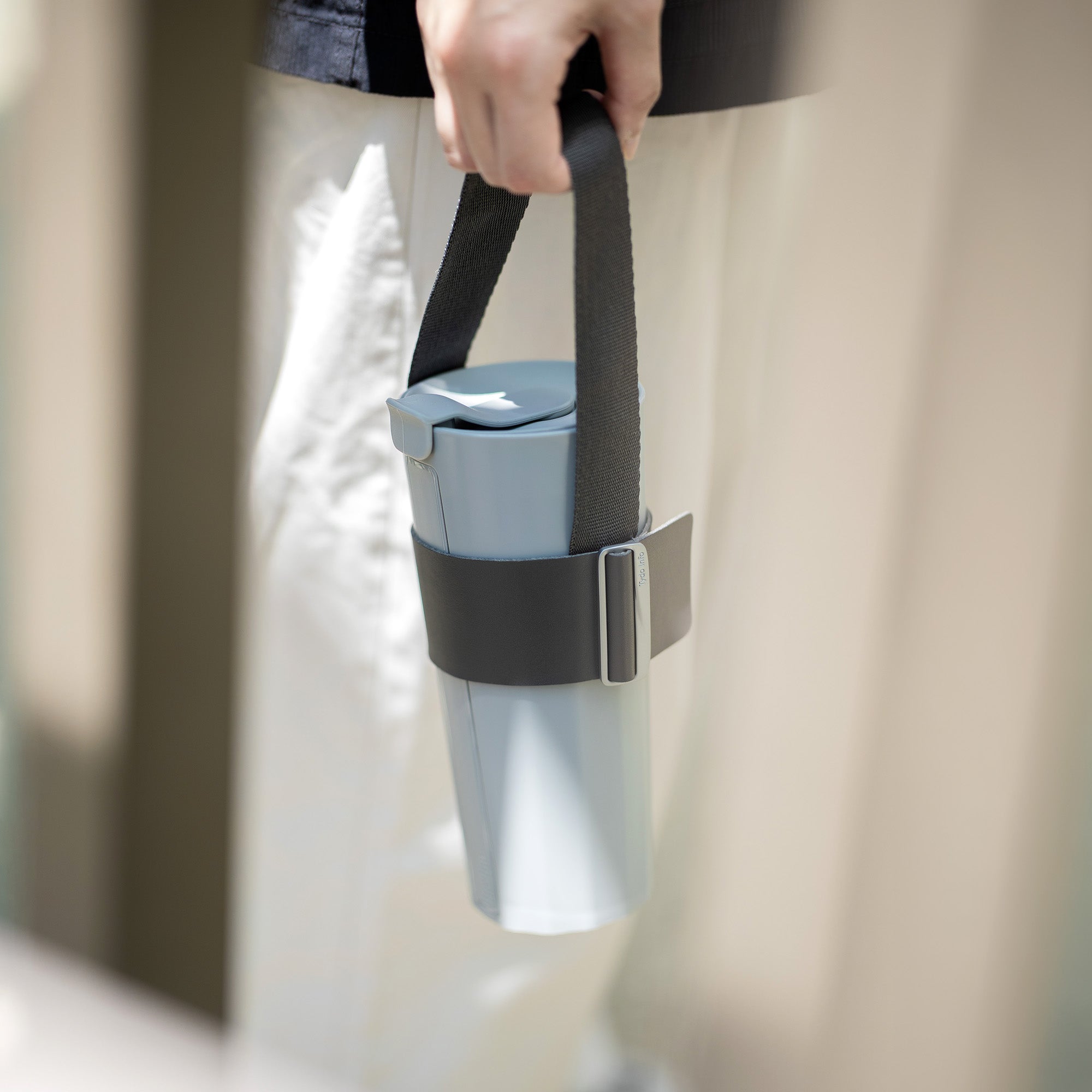 ho-lim 飲料杯霧灰搭配 Belty 深灰杯袋