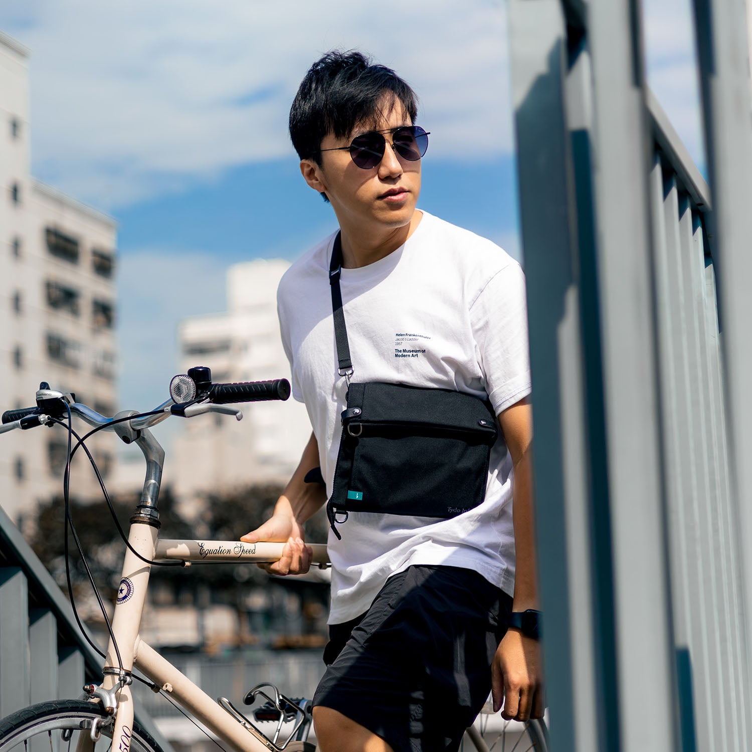 foldaily-black-bag-chest-2